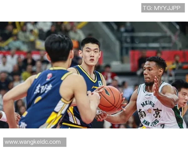 CBA精彩对决广东队迎战江苏同曦队争夺季后赛名额的关键战役